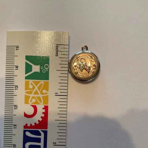 Black Hills Gold Locket - Picture 6 of 8